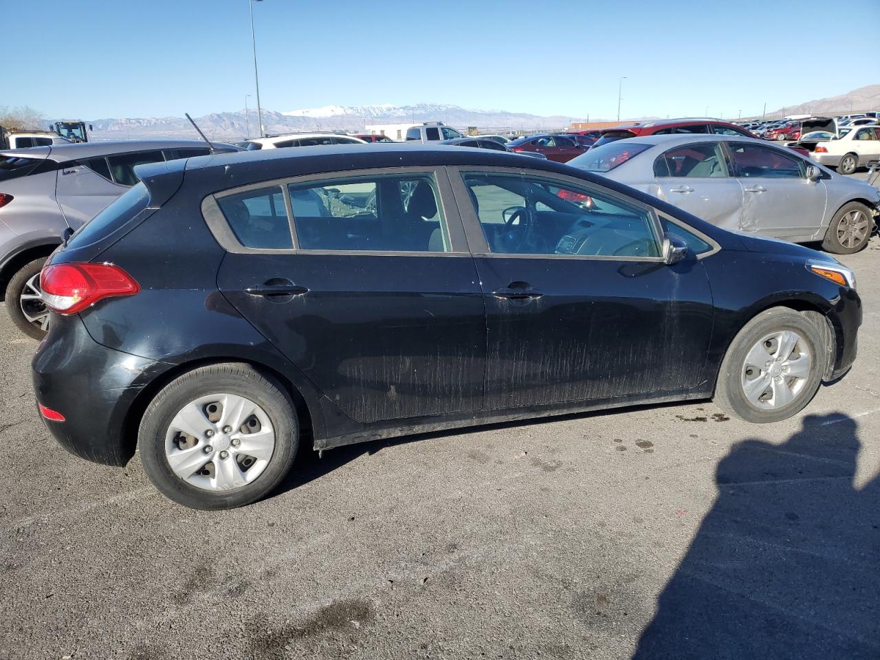 2017 Kia Forte - Image 3