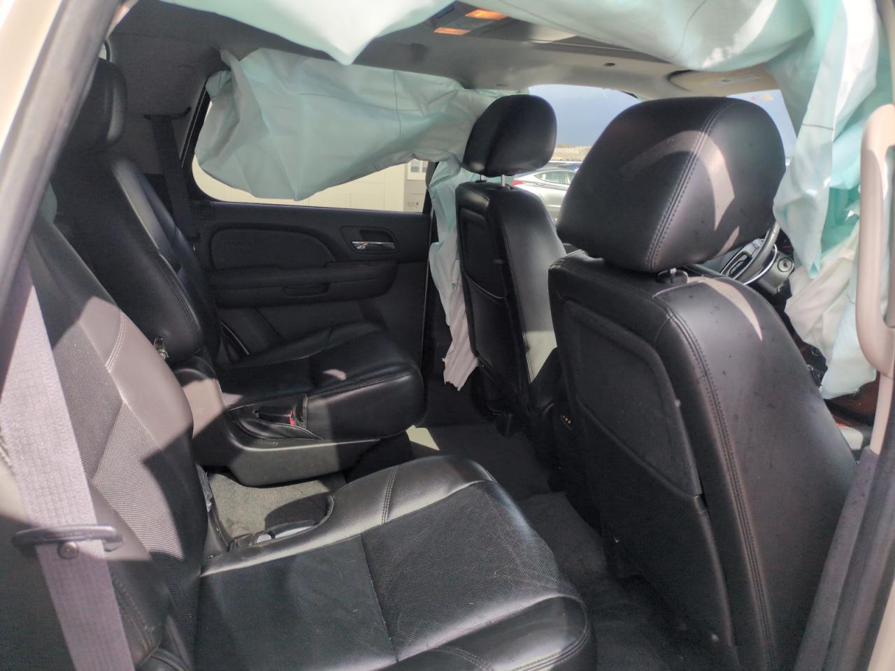 2011 Chevrolet Tahoe - Image 11