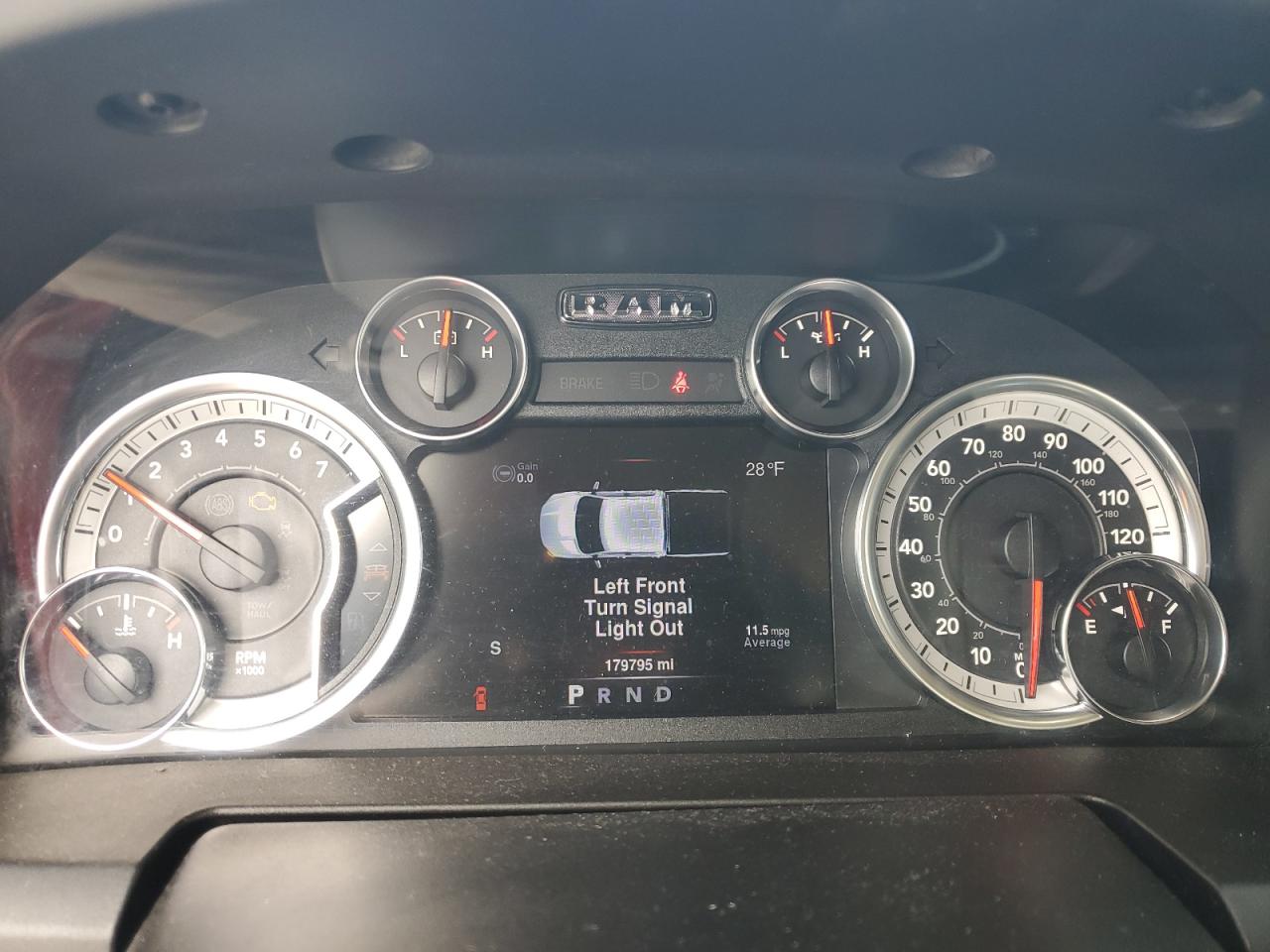 2013 RAM 1500 - Image 9