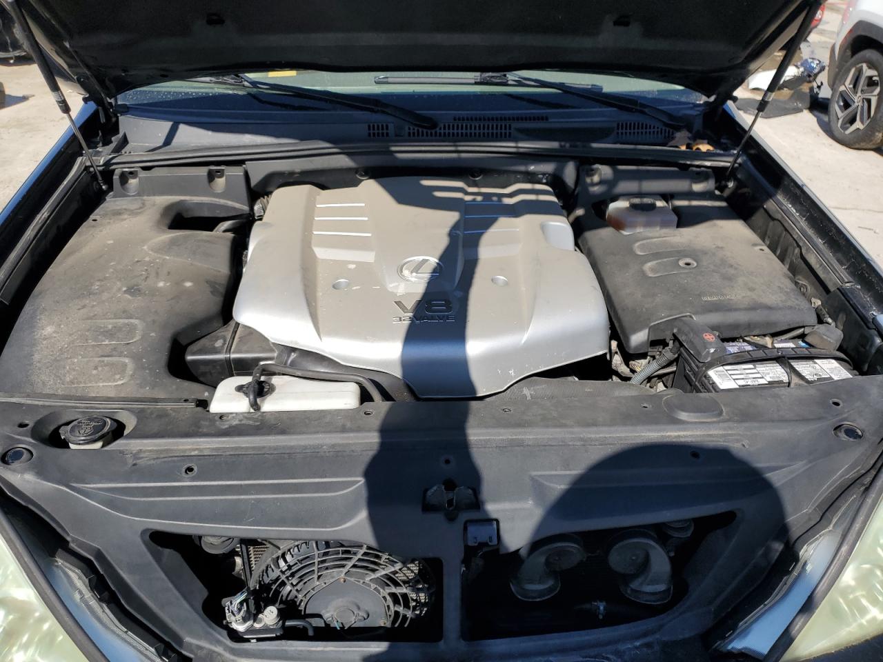 2004 Lexus GX - Image 11