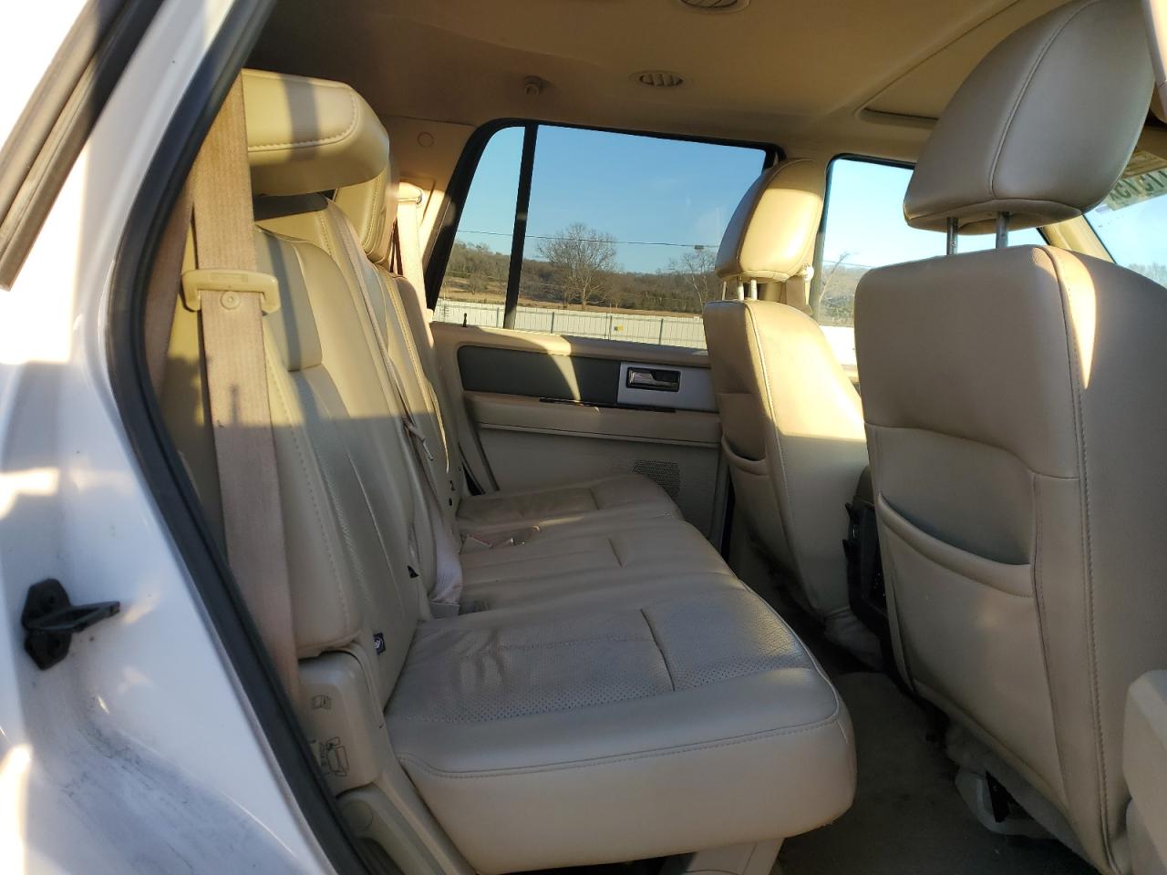2013 Ford Expedition - Image 11