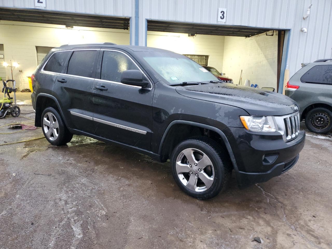 2011 Jeep Grand Cherokee - Image 4