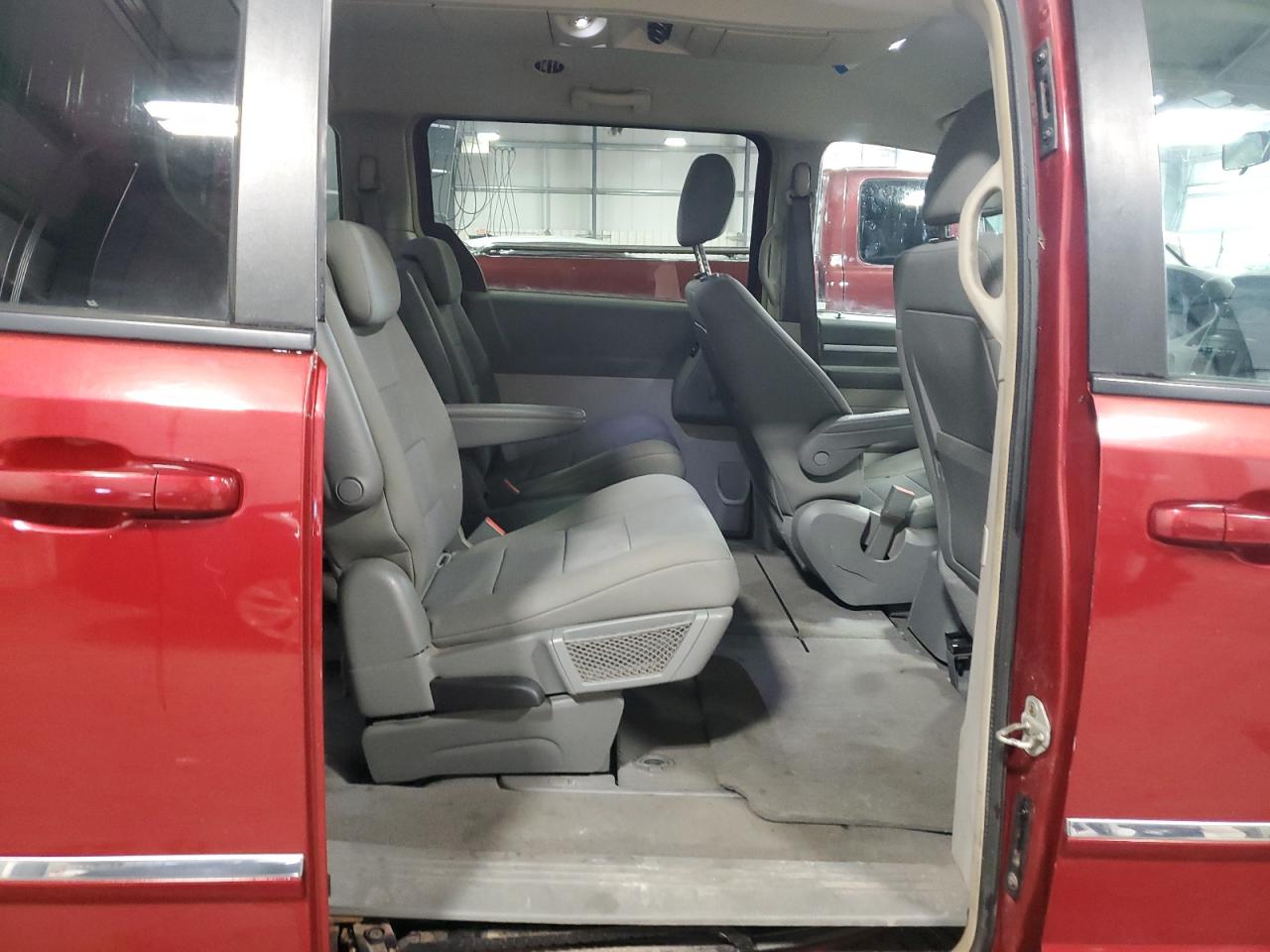2008 Dodge Caravan - Image 11