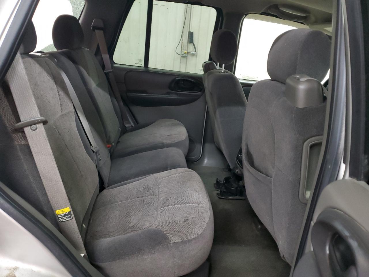2004 Chevrolet TrailBlazer - Image 11