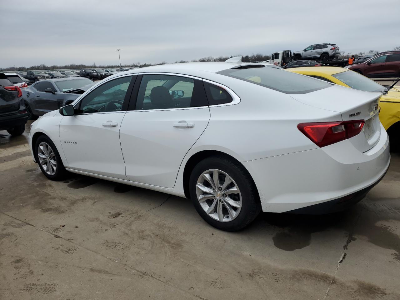 2023 Chevrolet Malibu - Image 2