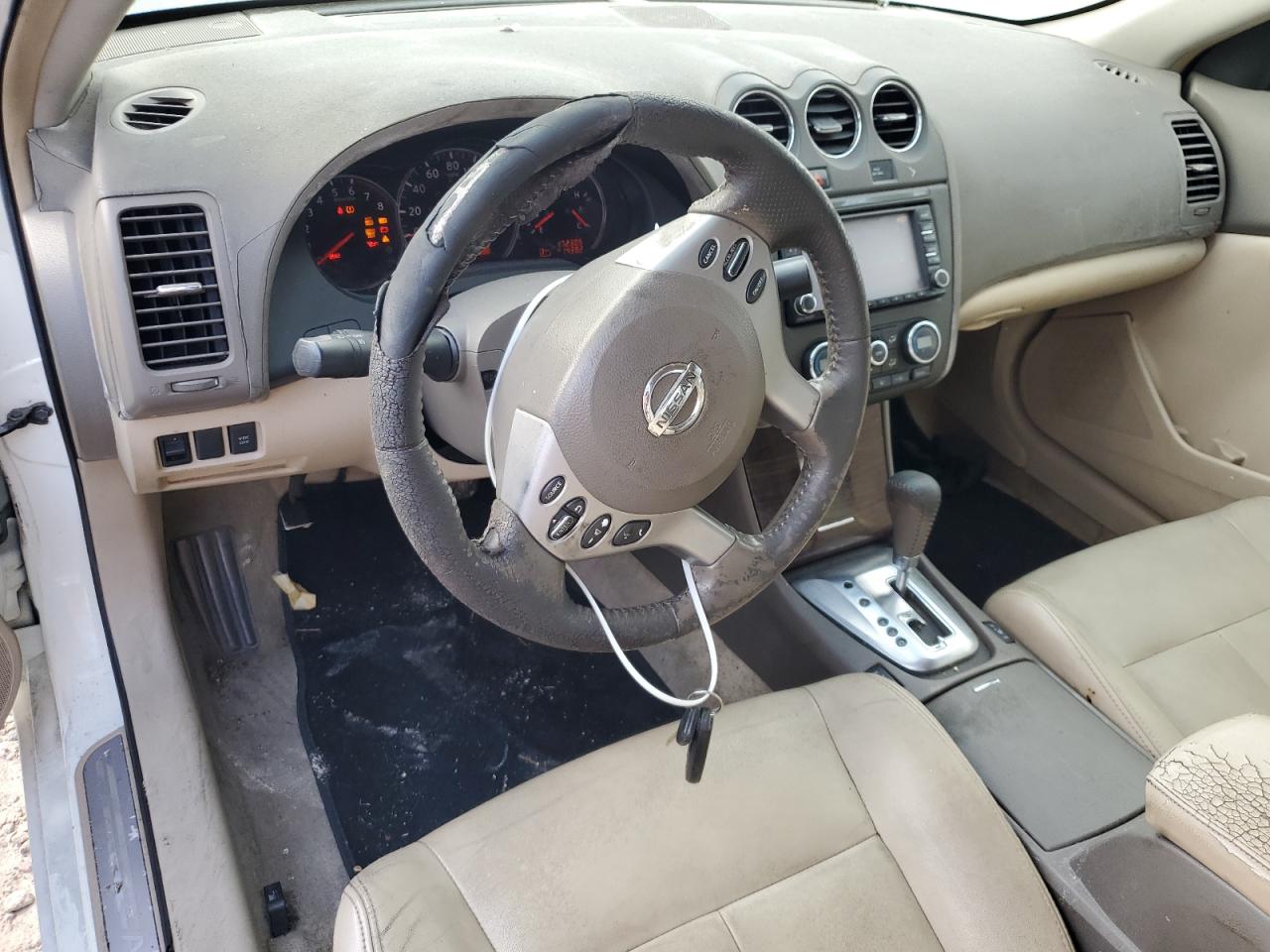 2010 Nissan Altima - Image 8