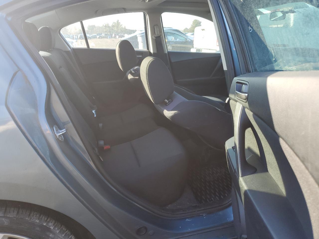 2010 Mazda 3 - Image 10