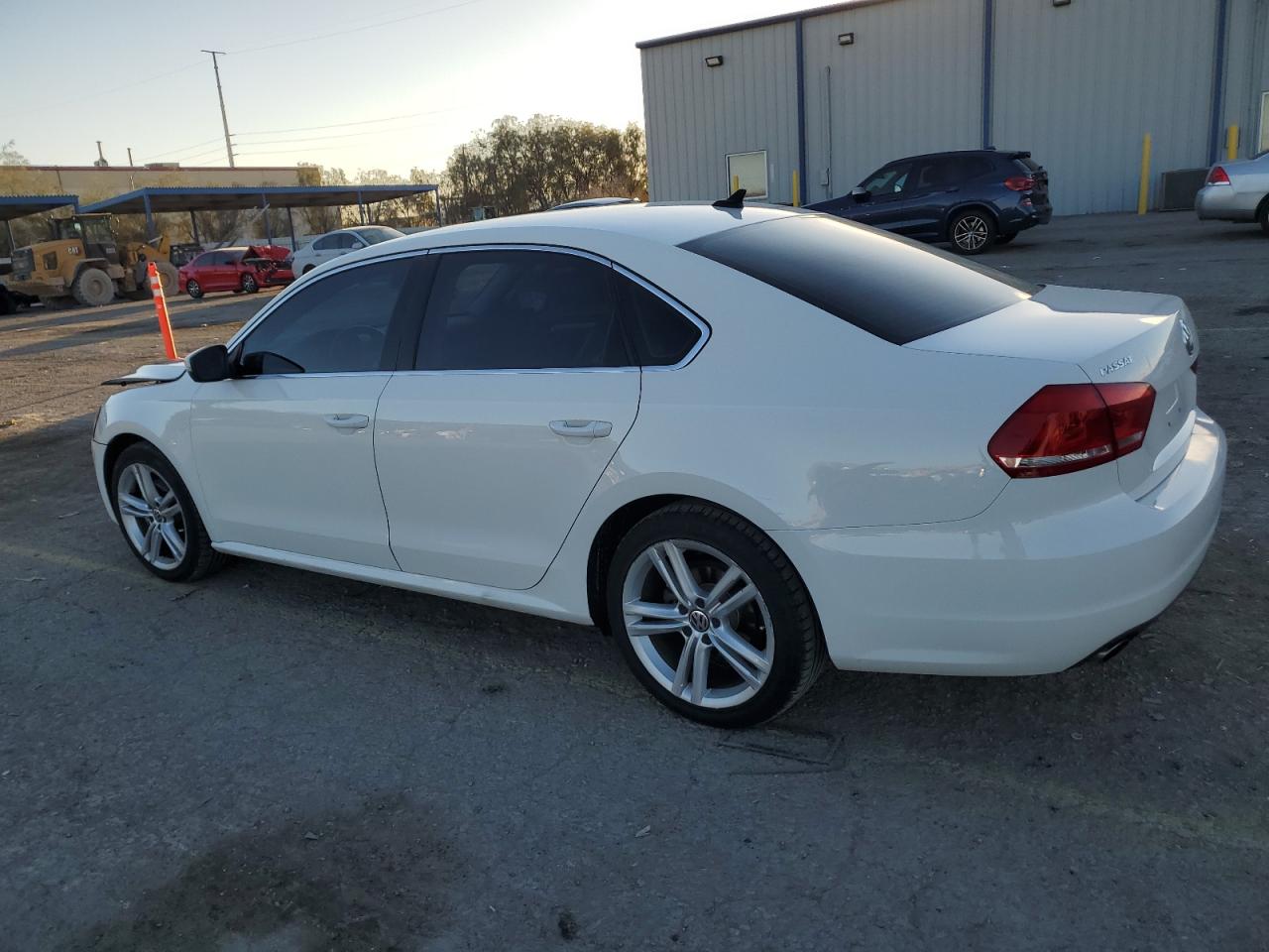 2014 Volkswagen Passat - Image 2