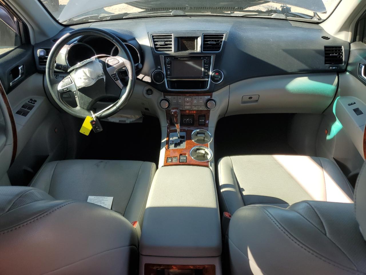 2013 Toyota Highlander - Image 8