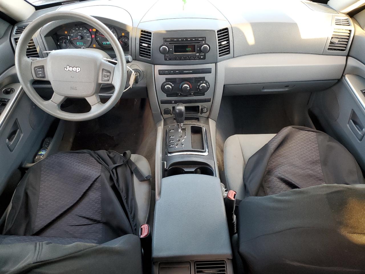 2006 Jeep Grand Cherokee - Image 8