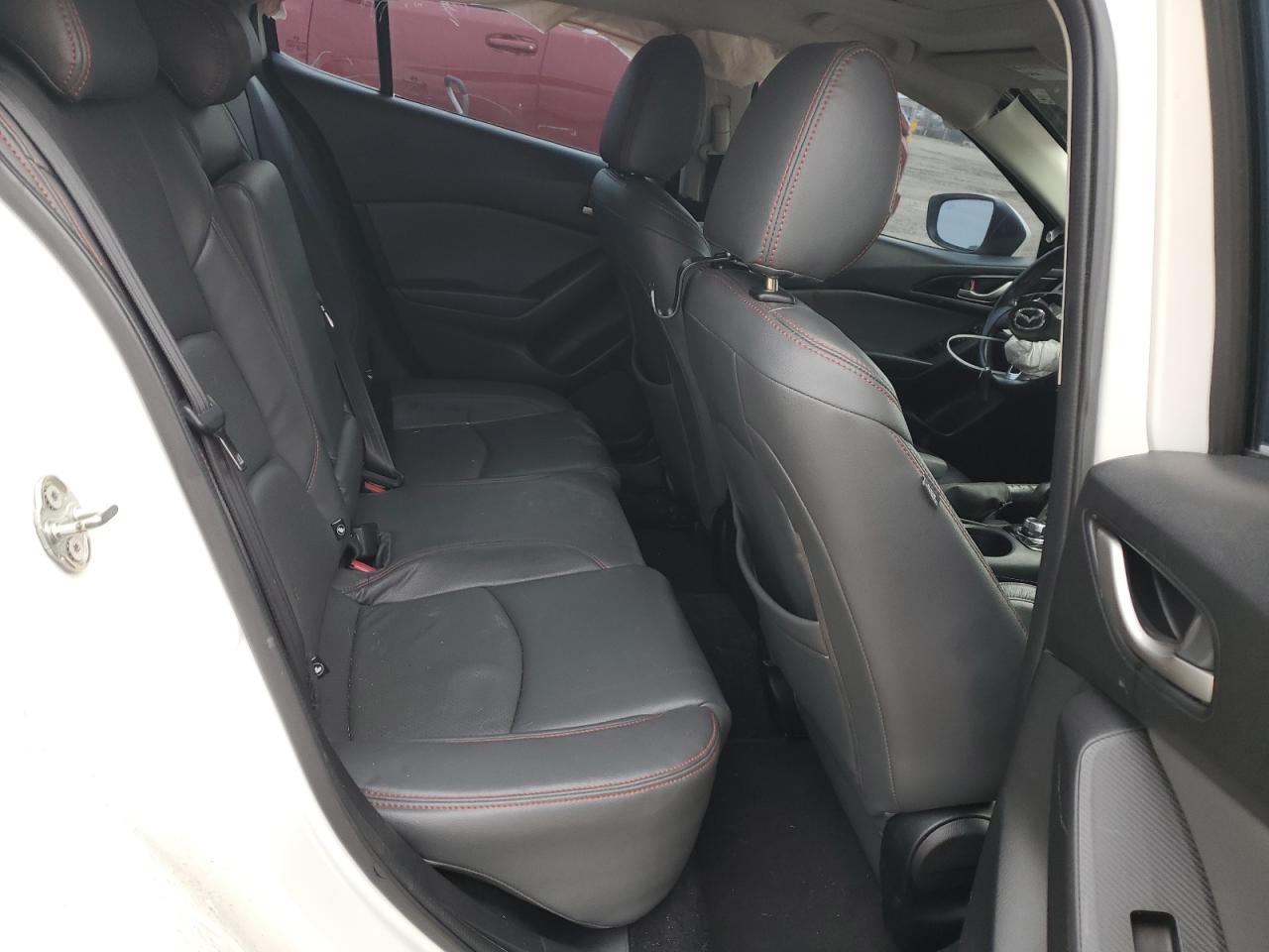 2016 Mazda 3 - Image 10