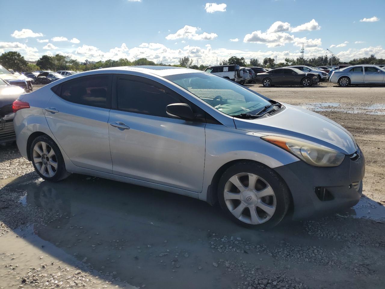 2013 Hyundai Elantra - Image 4