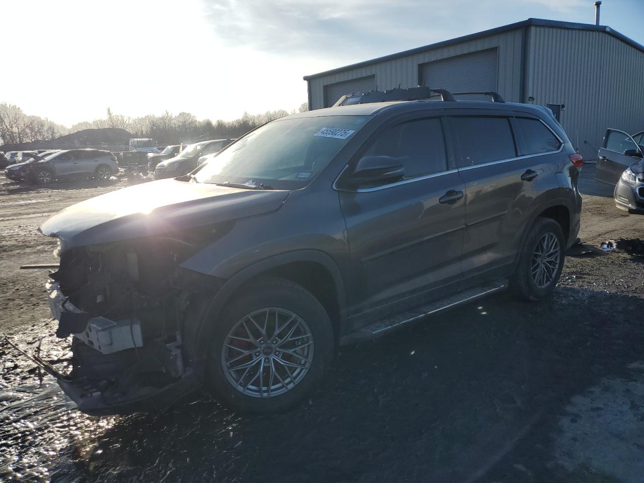 2018 Toyota Highlander - Image 1