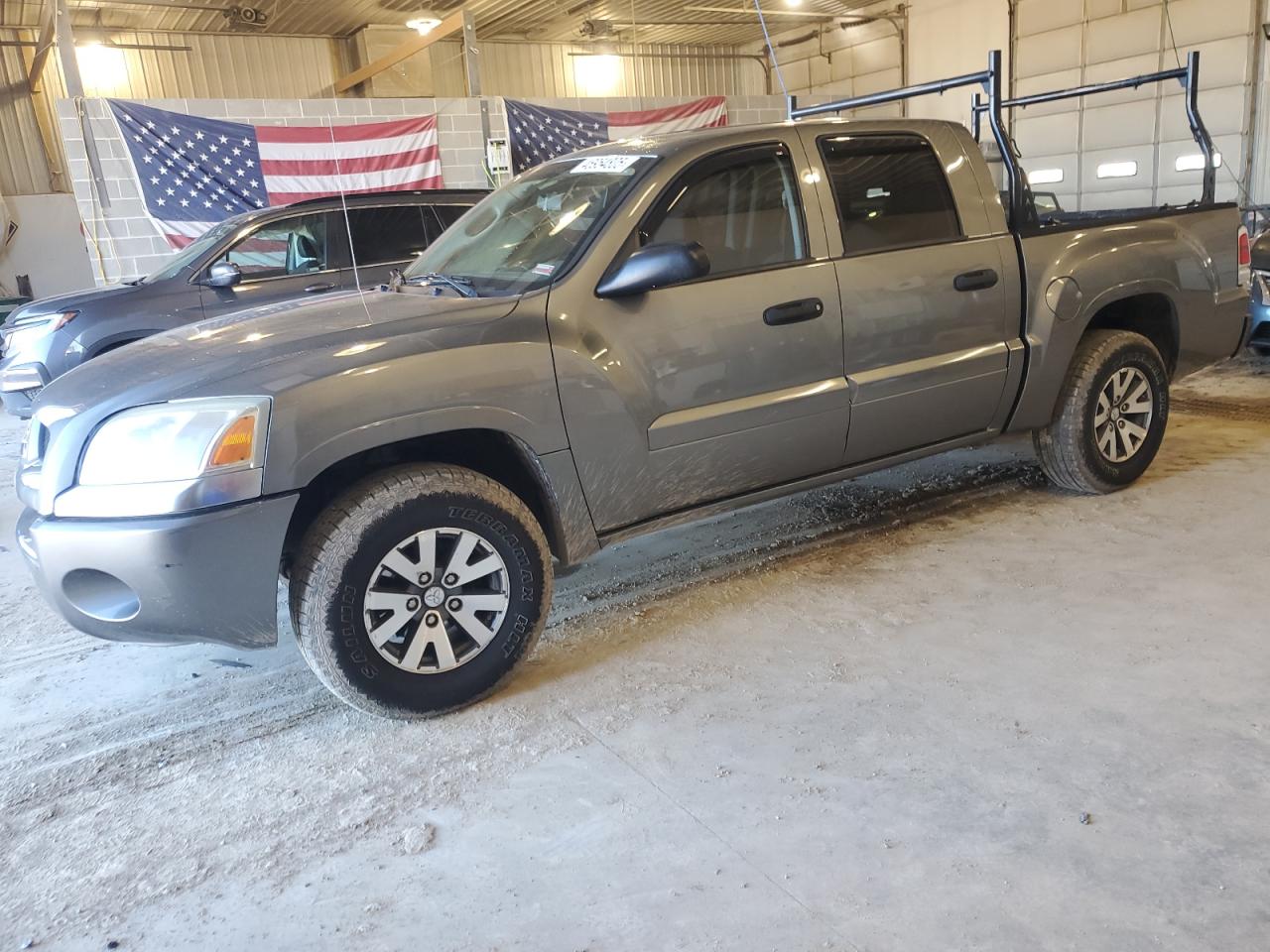 2009 Mitsubishi Raider Ls for Sale in Columbia, MO - Front End