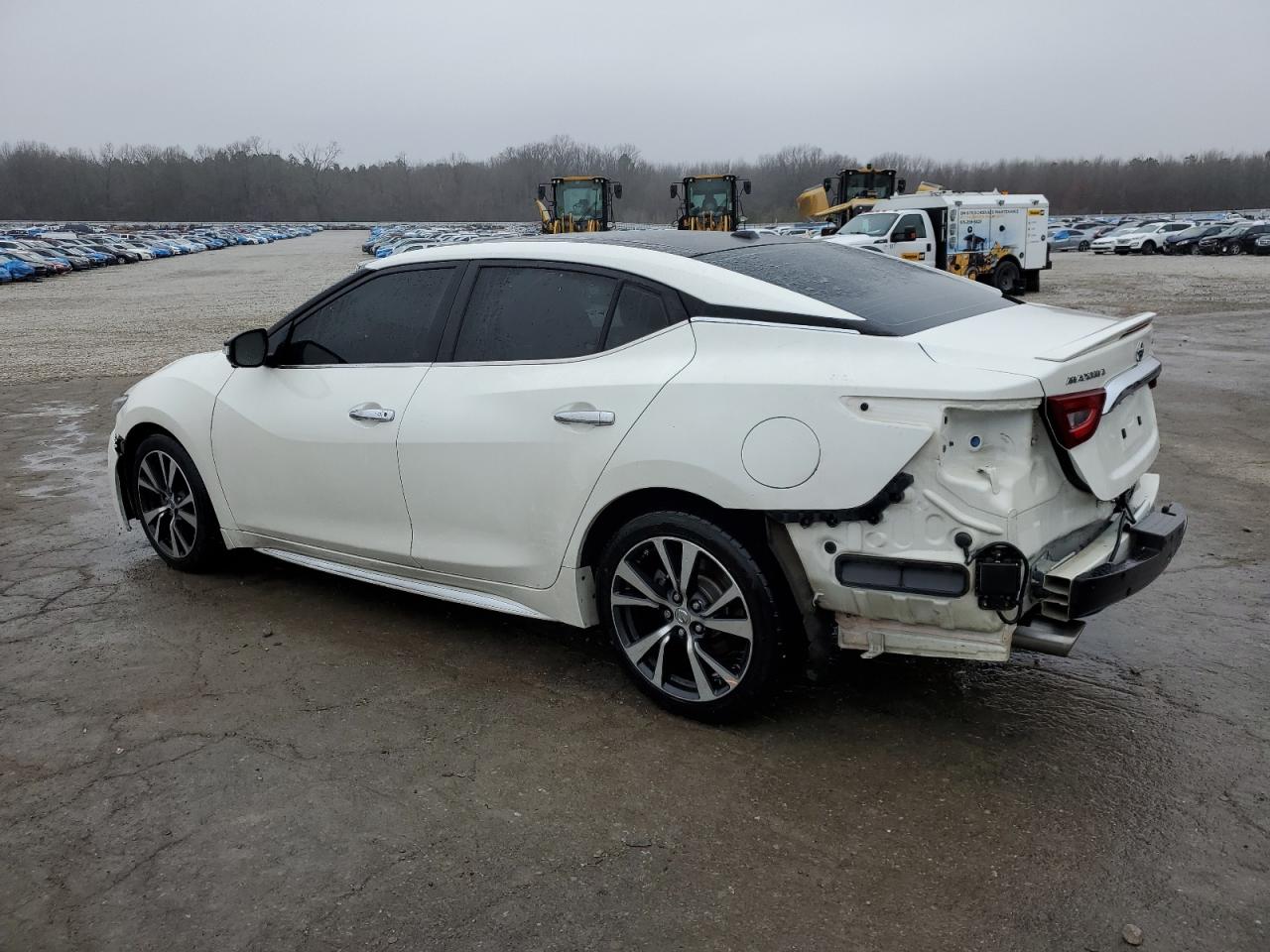 2017 Nissan Maxima - Image 2