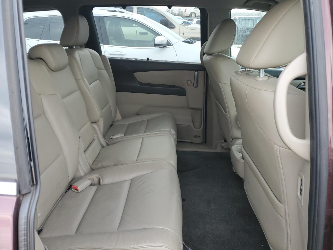 2012 Honda Odyssey - Image 11