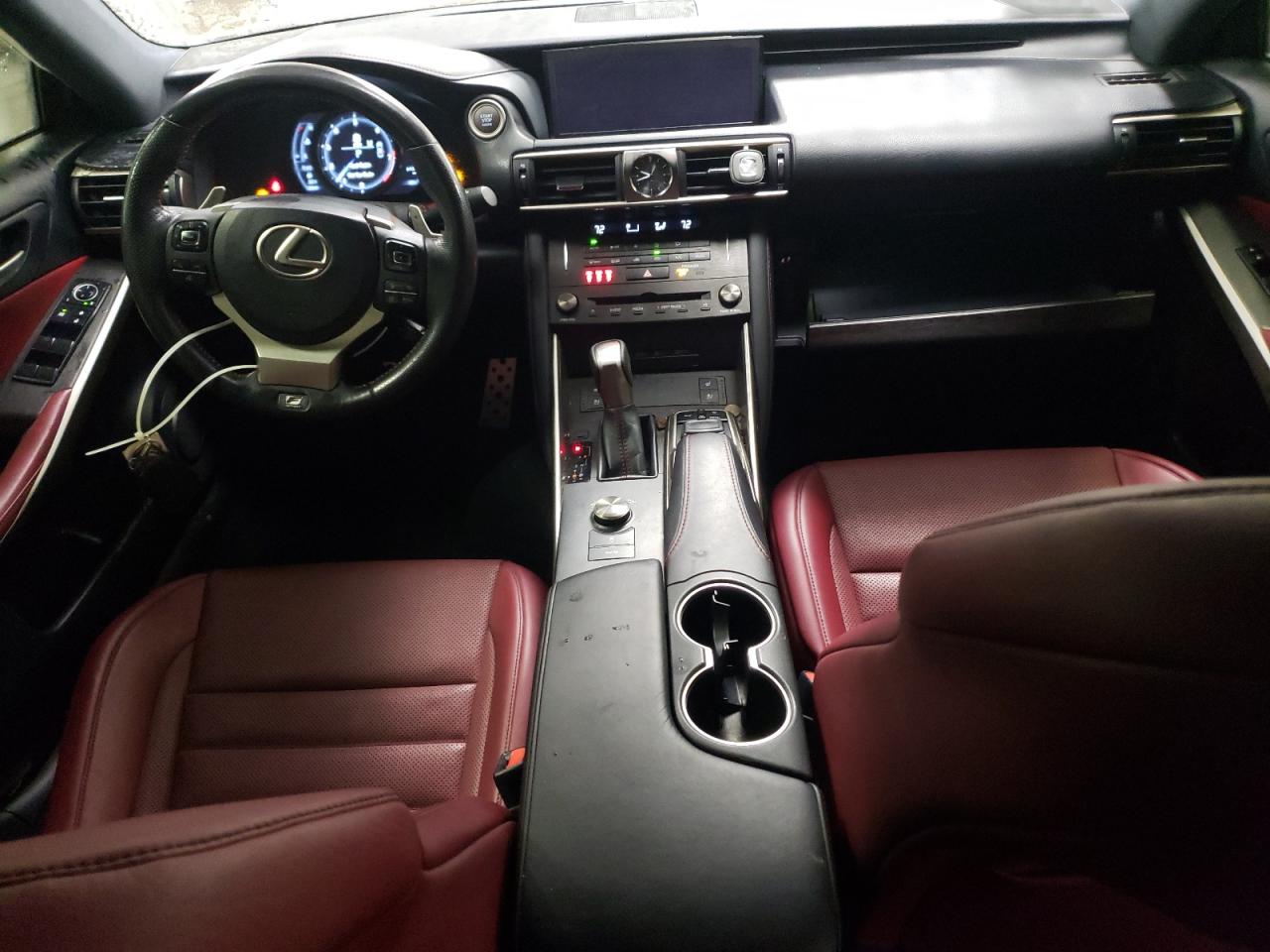 2019 Lexus IS - Image 8