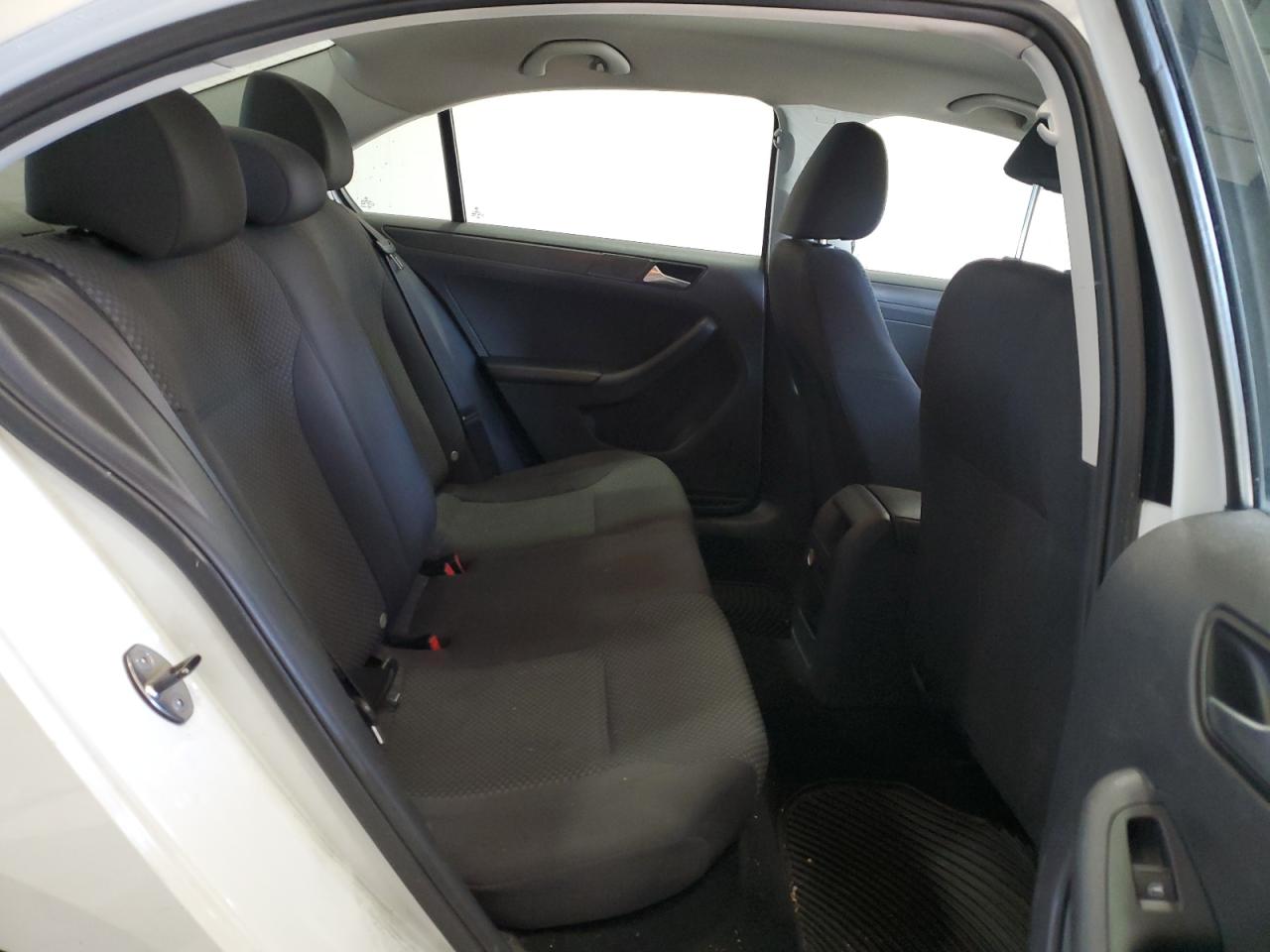 2014 Volkswagen Jetta - Image 10