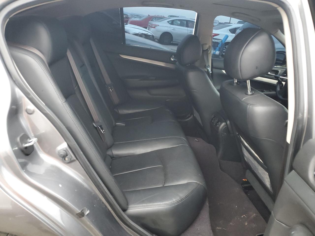 2013 Infiniti G - Image 10