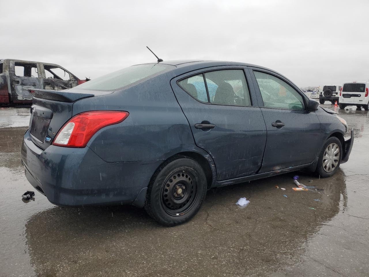2016 Nissan Versa - Image 3