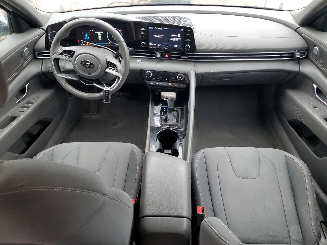 2021 Hyundai Elantra - Image 8