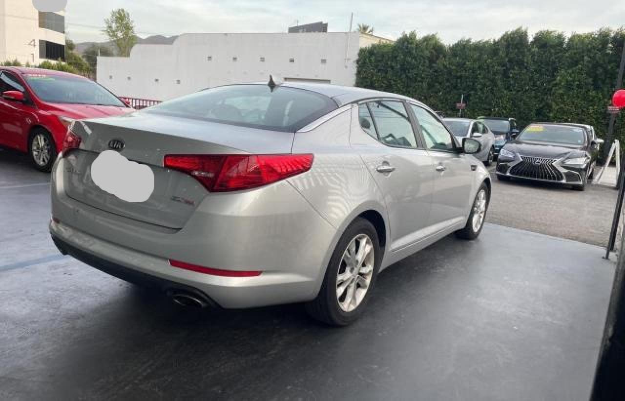 2012 Kia Optima - Image 4