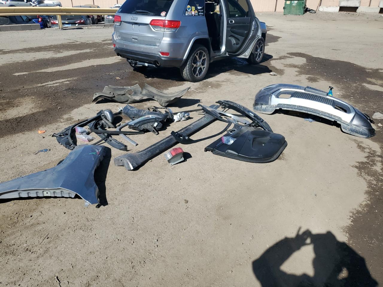 2018 Jeep Grand Cherokee - Image 12