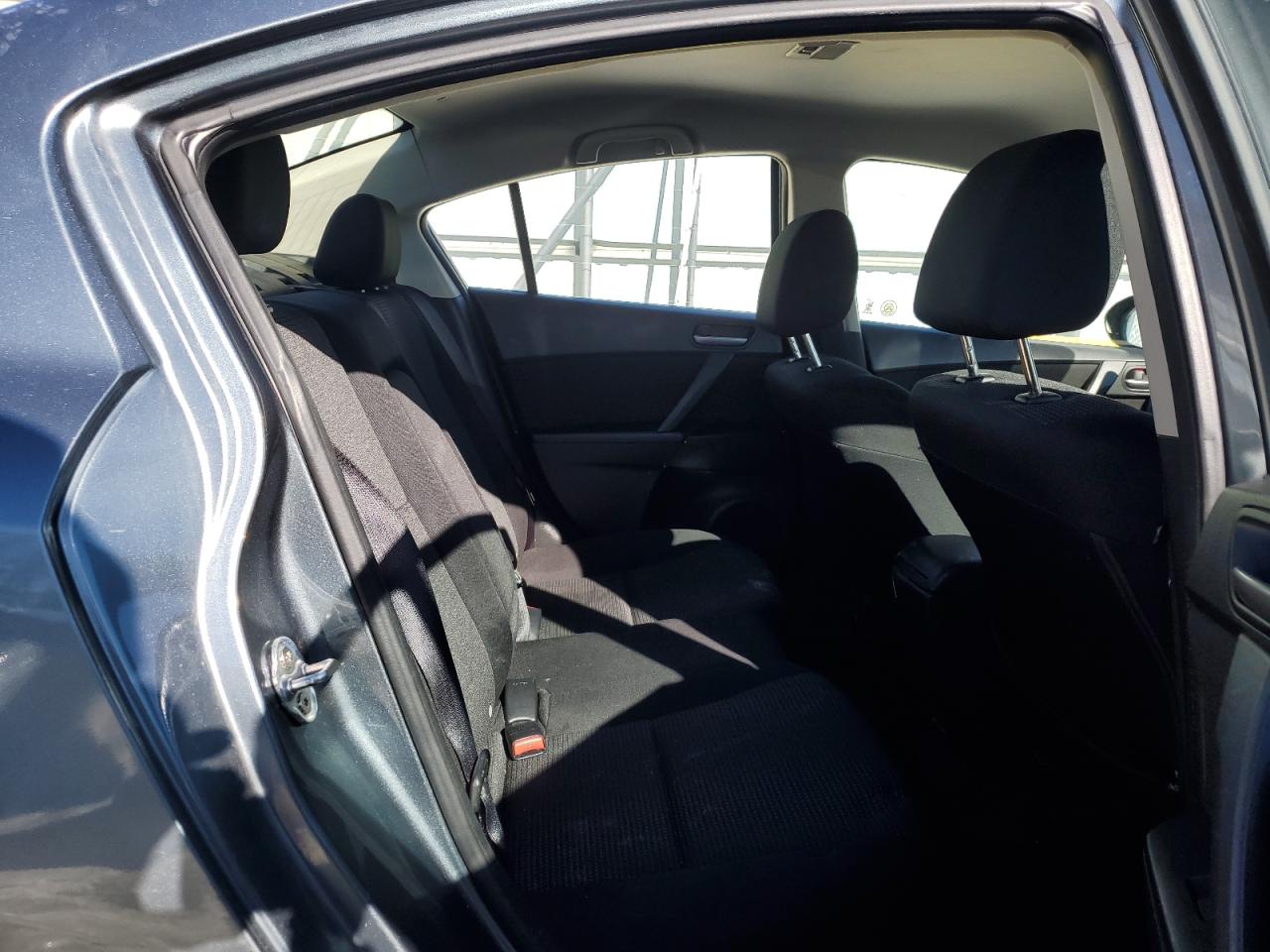 2012 Mazda 3 - Image 10