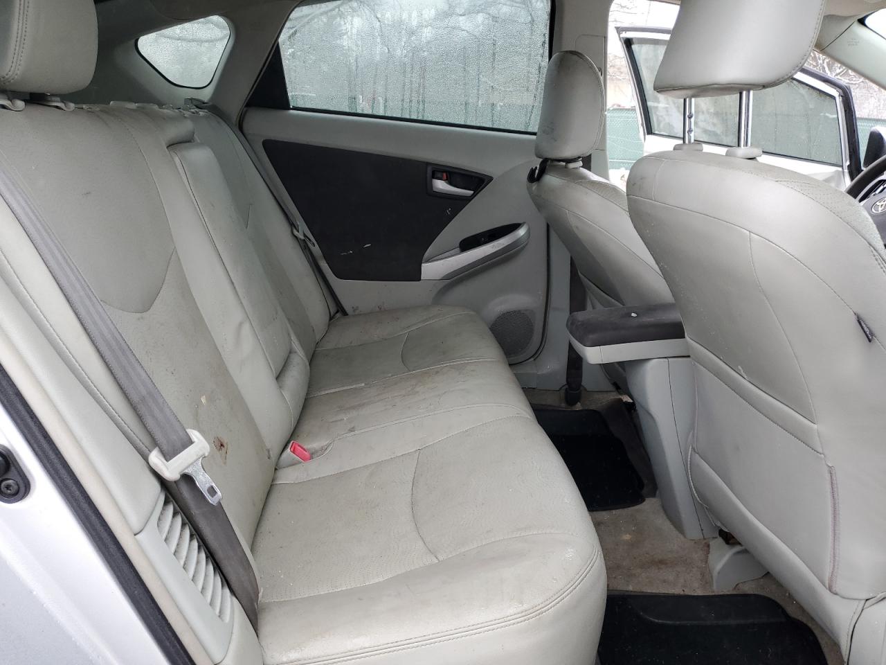 2011 Toyota Prius - Image 10