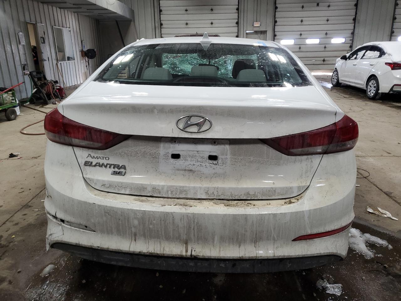 2017 Hyundai Elantra - Image 6