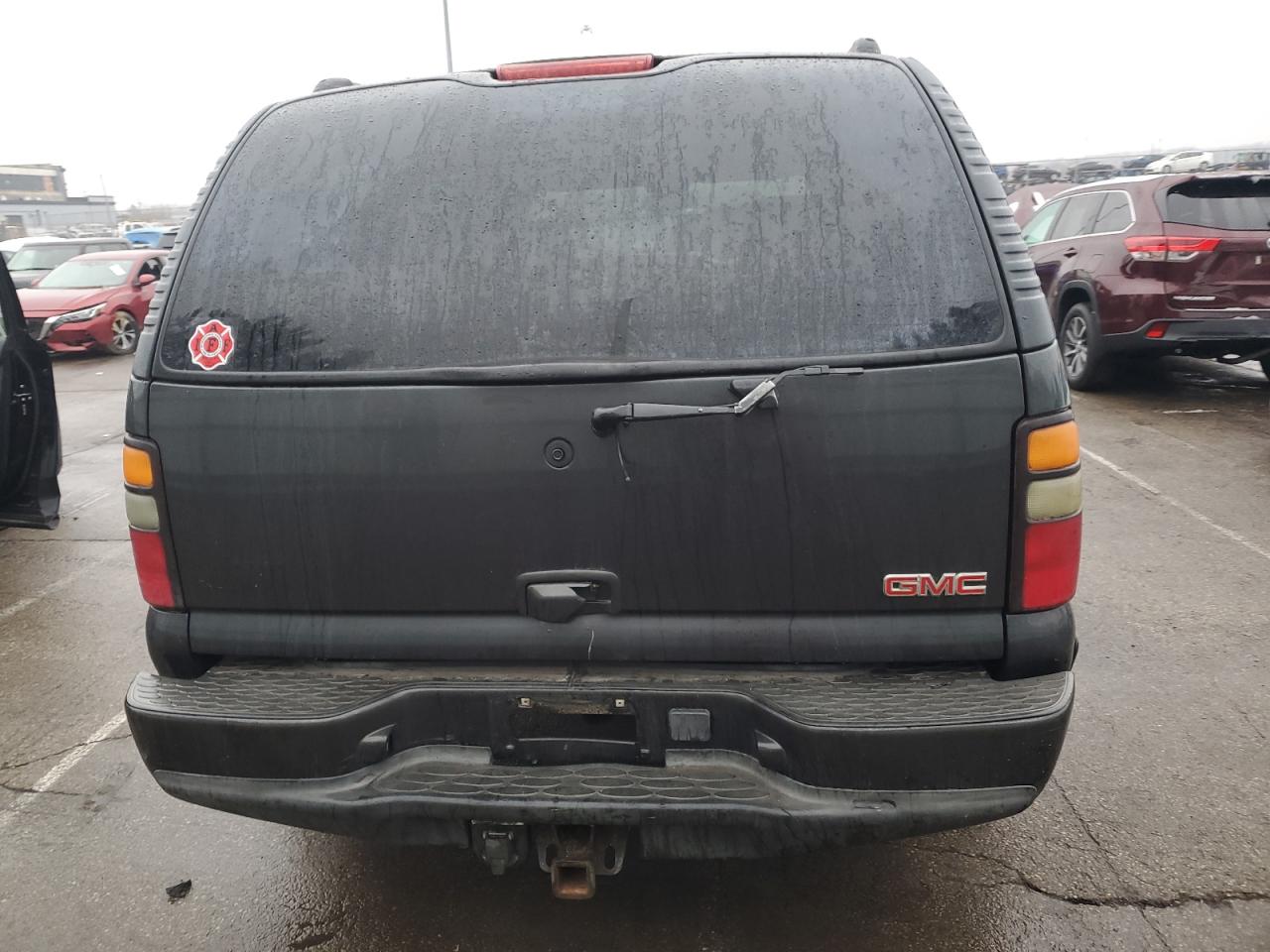2004 GMC Yukon - Image 6