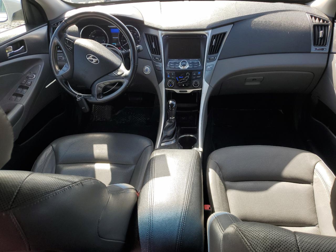 2015 Hyundai Sonata - Image 8