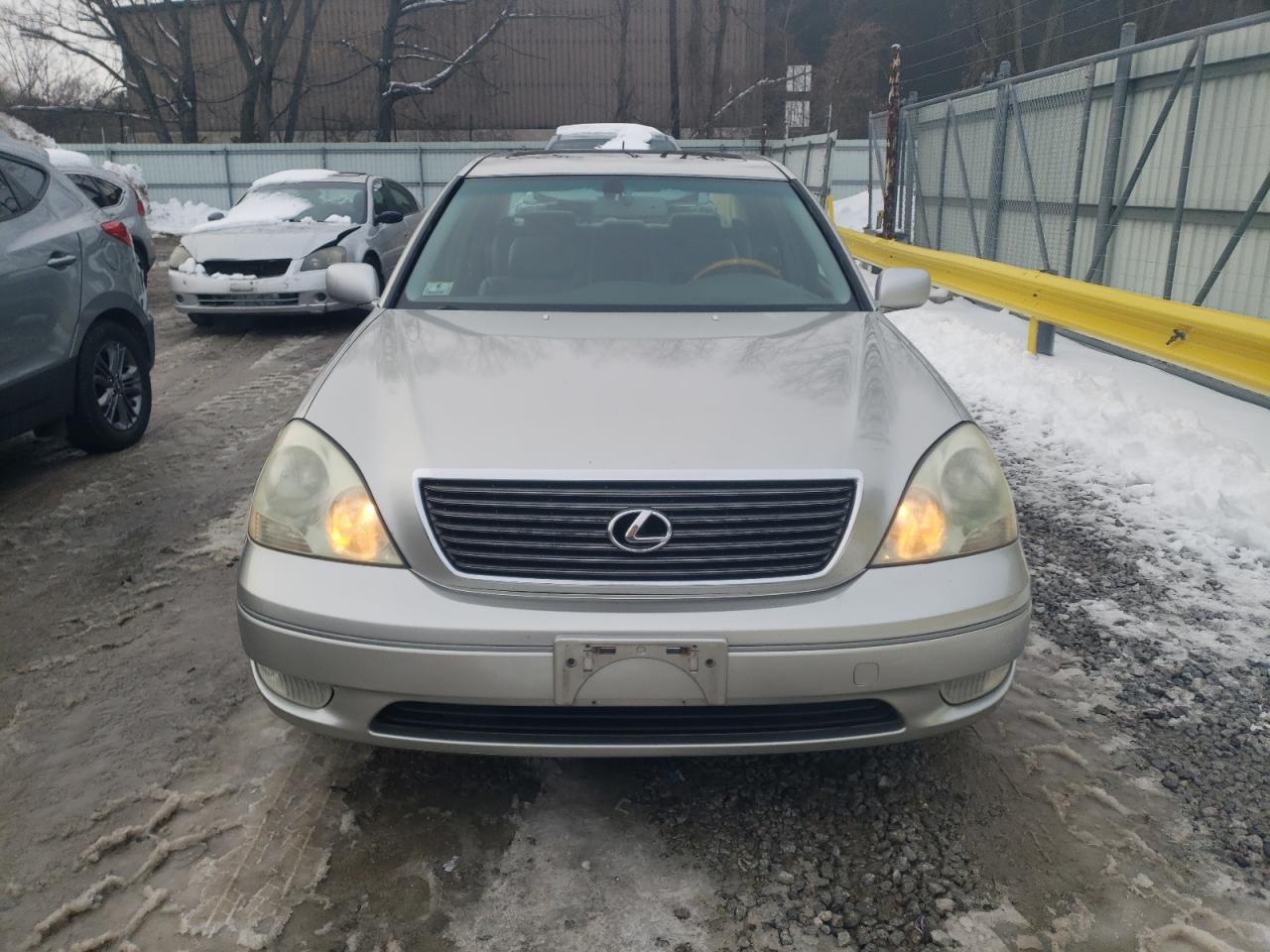 2002 Lexus LS - Image 5