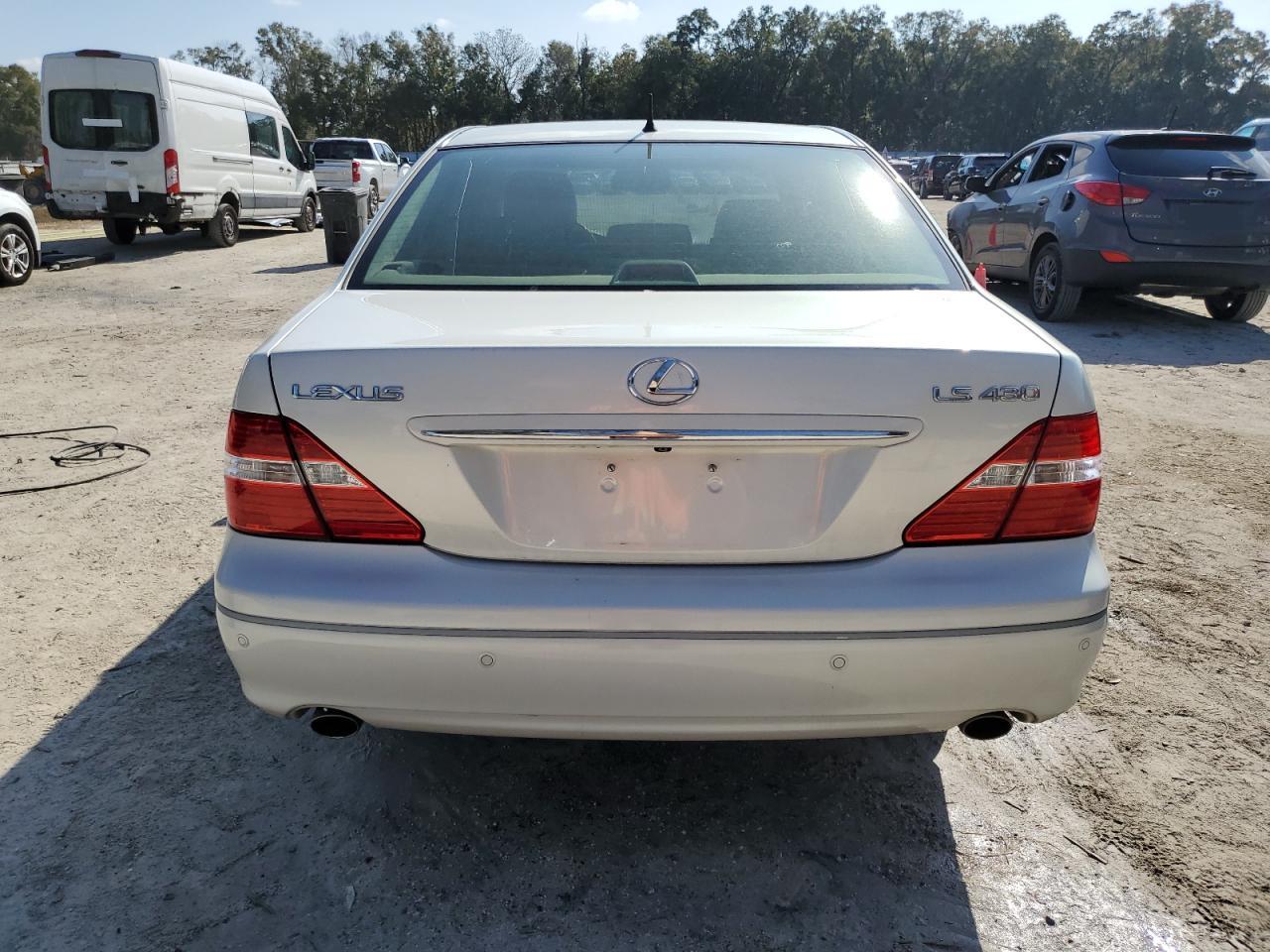 2005 Lexus LS - Image 6