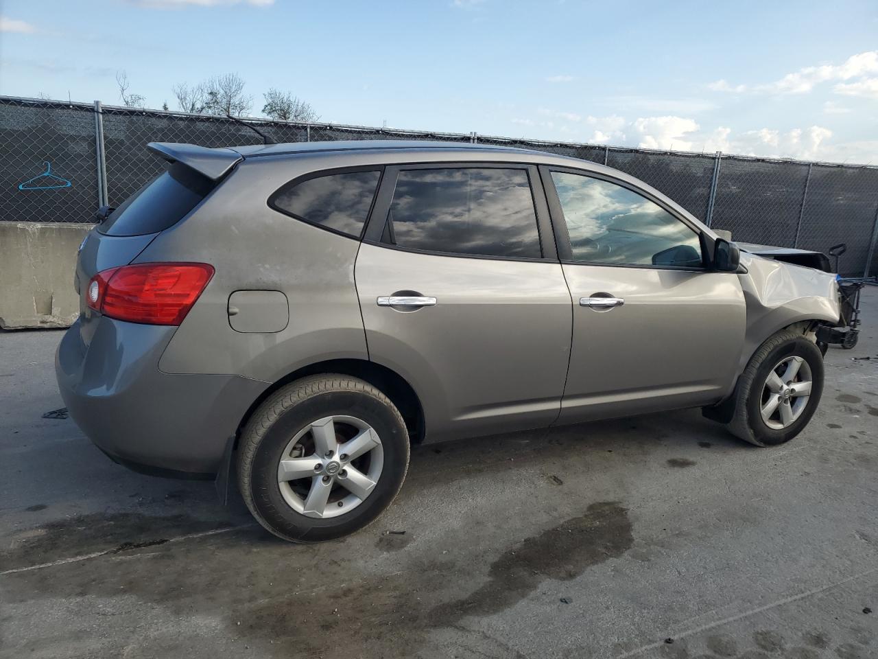 2010 Nissan Rogue - Image 3
