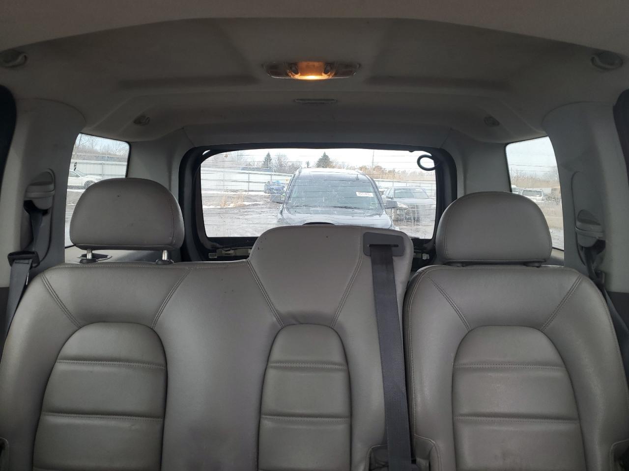 2005 Ford Explorer - Image 10