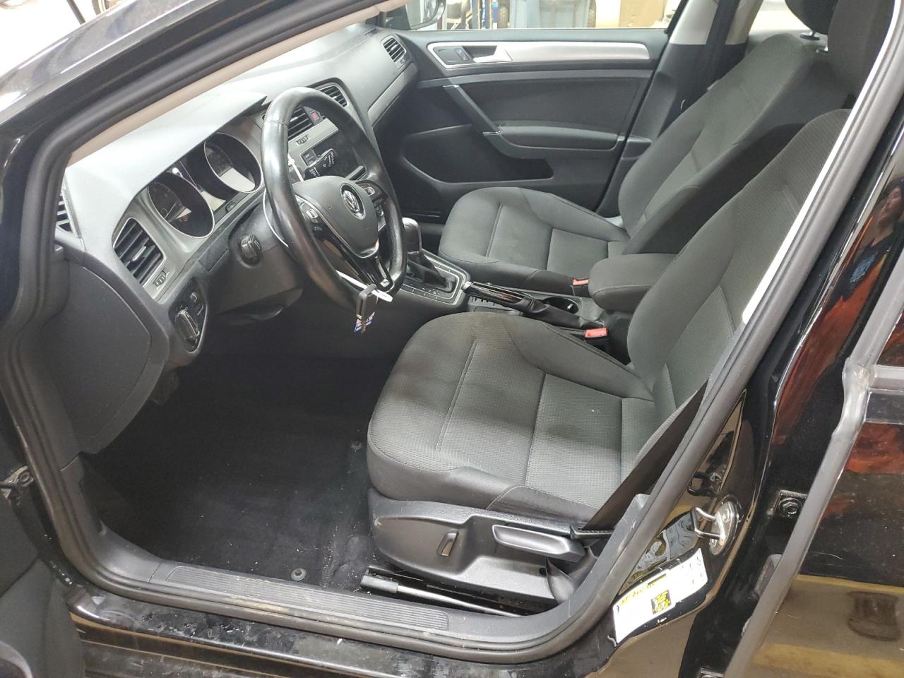 2016 Volkswagen Golf - Image 7