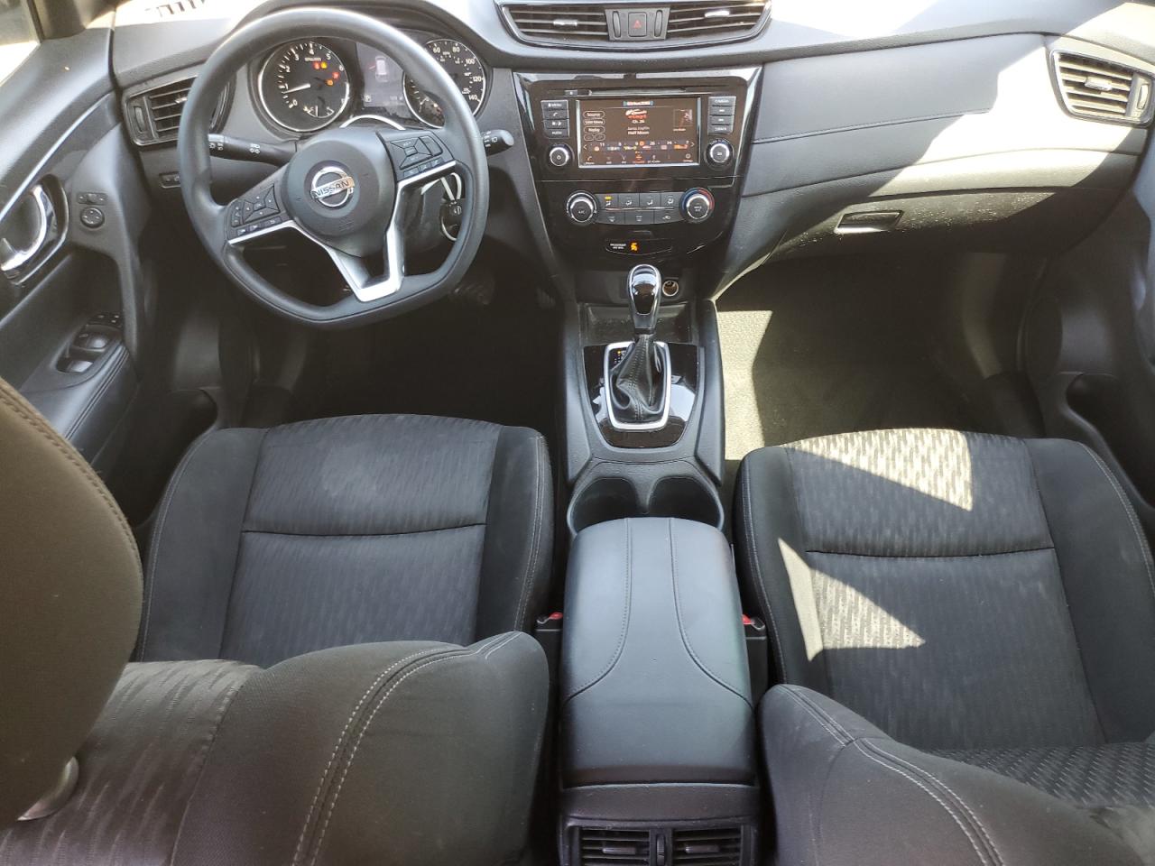 KNMAT2MT8JP579386 NISSAN ROGUE 2018