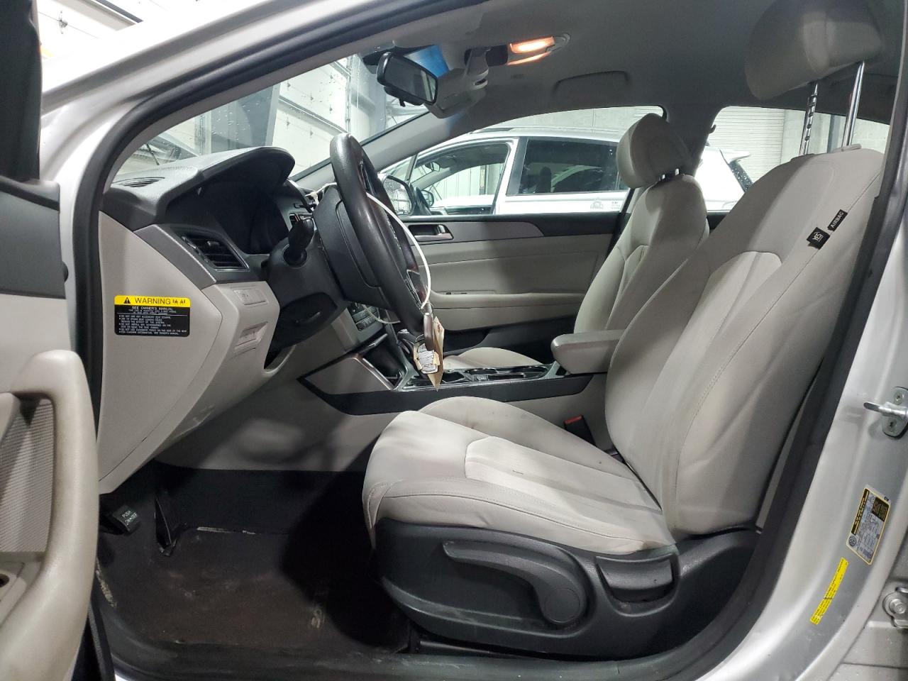 2016 Hyundai Sonata - Image 7