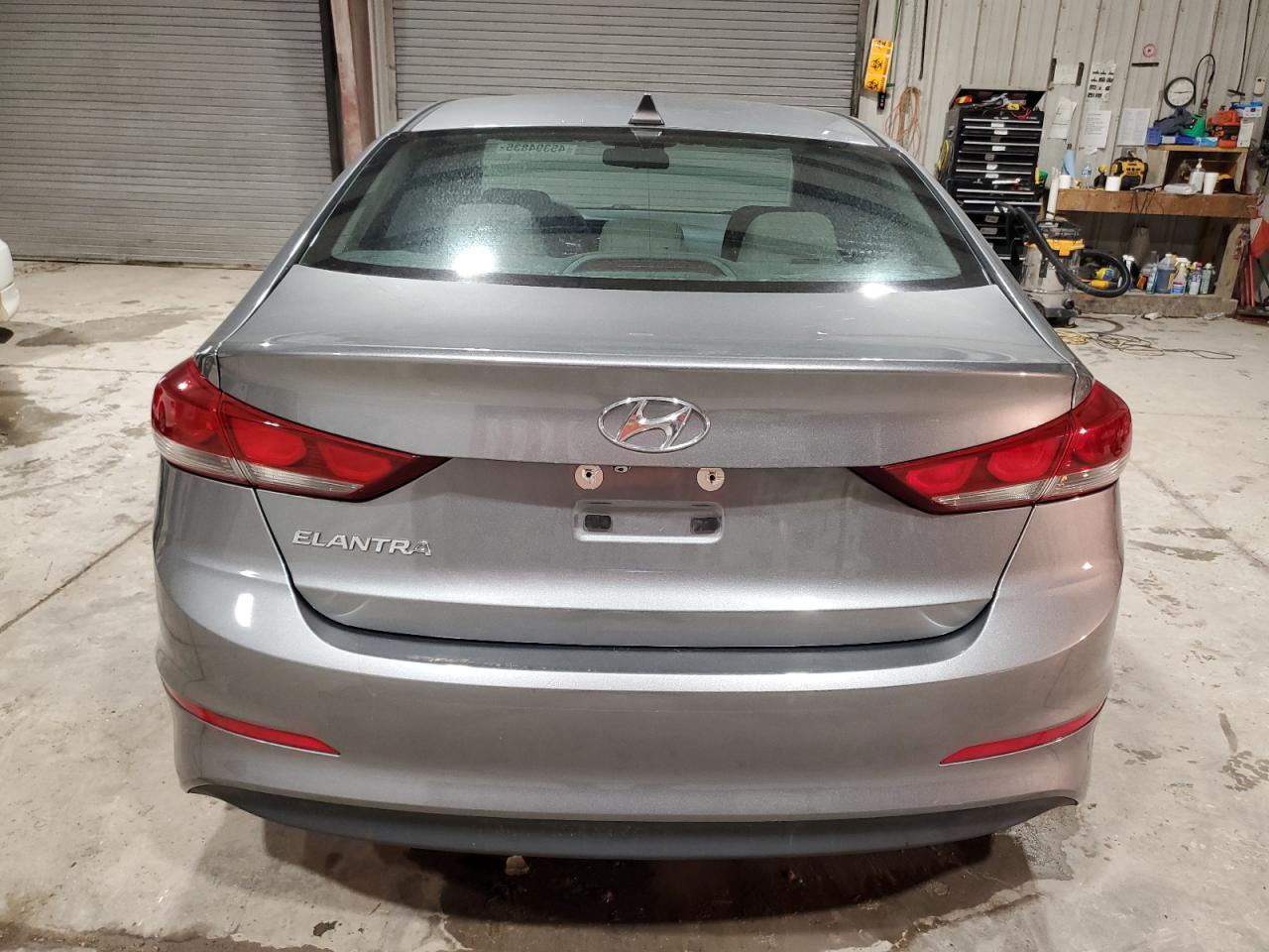 2018 Hyundai Elantra - Image 6