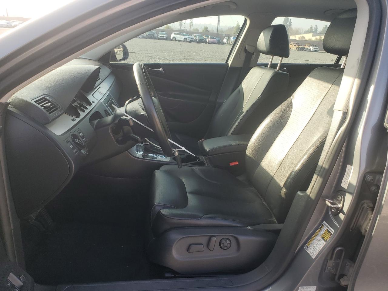 2008 Volkswagen Passat - Image 7
