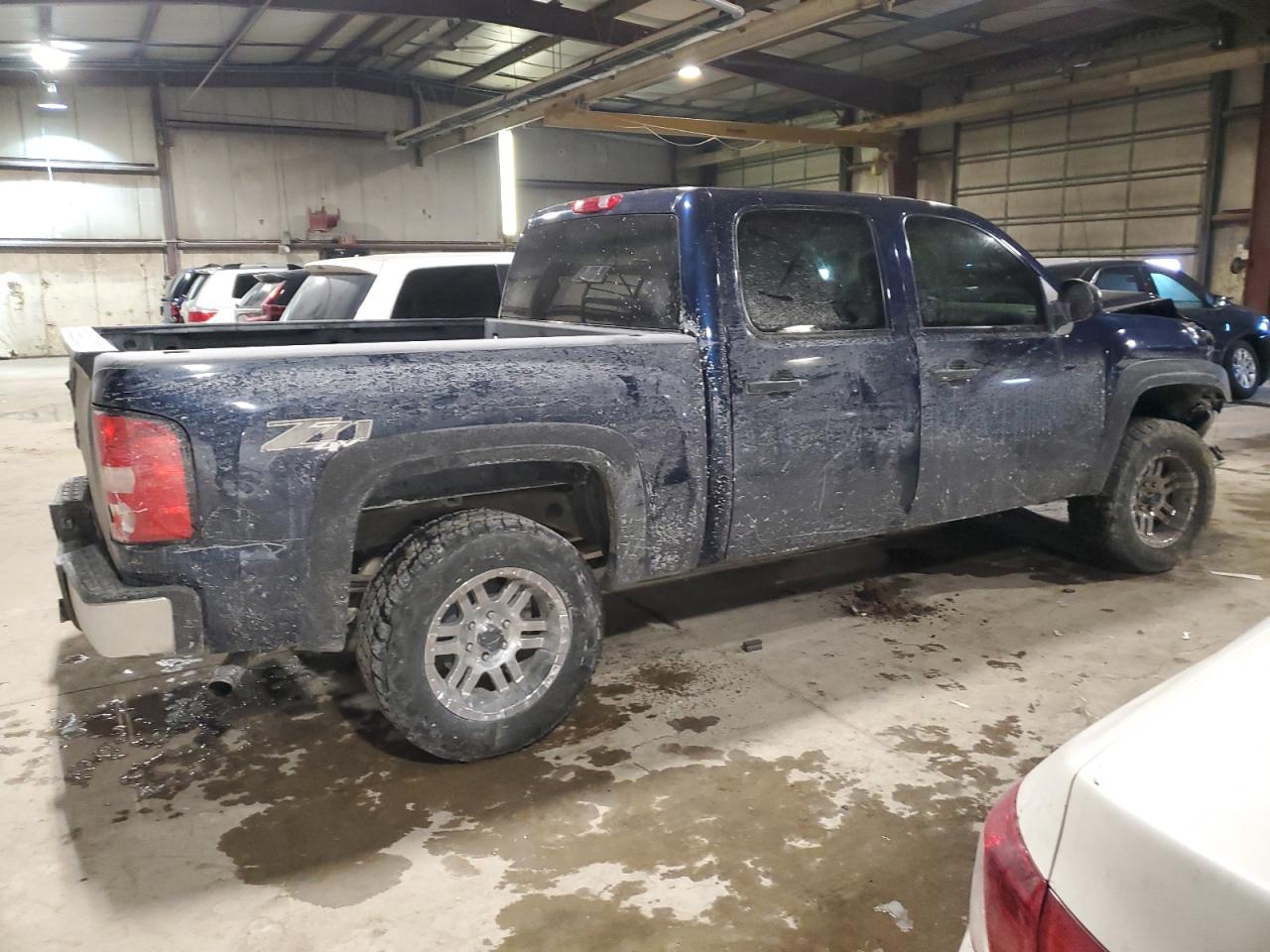 2010 Chevrolet Silverado - Image 3