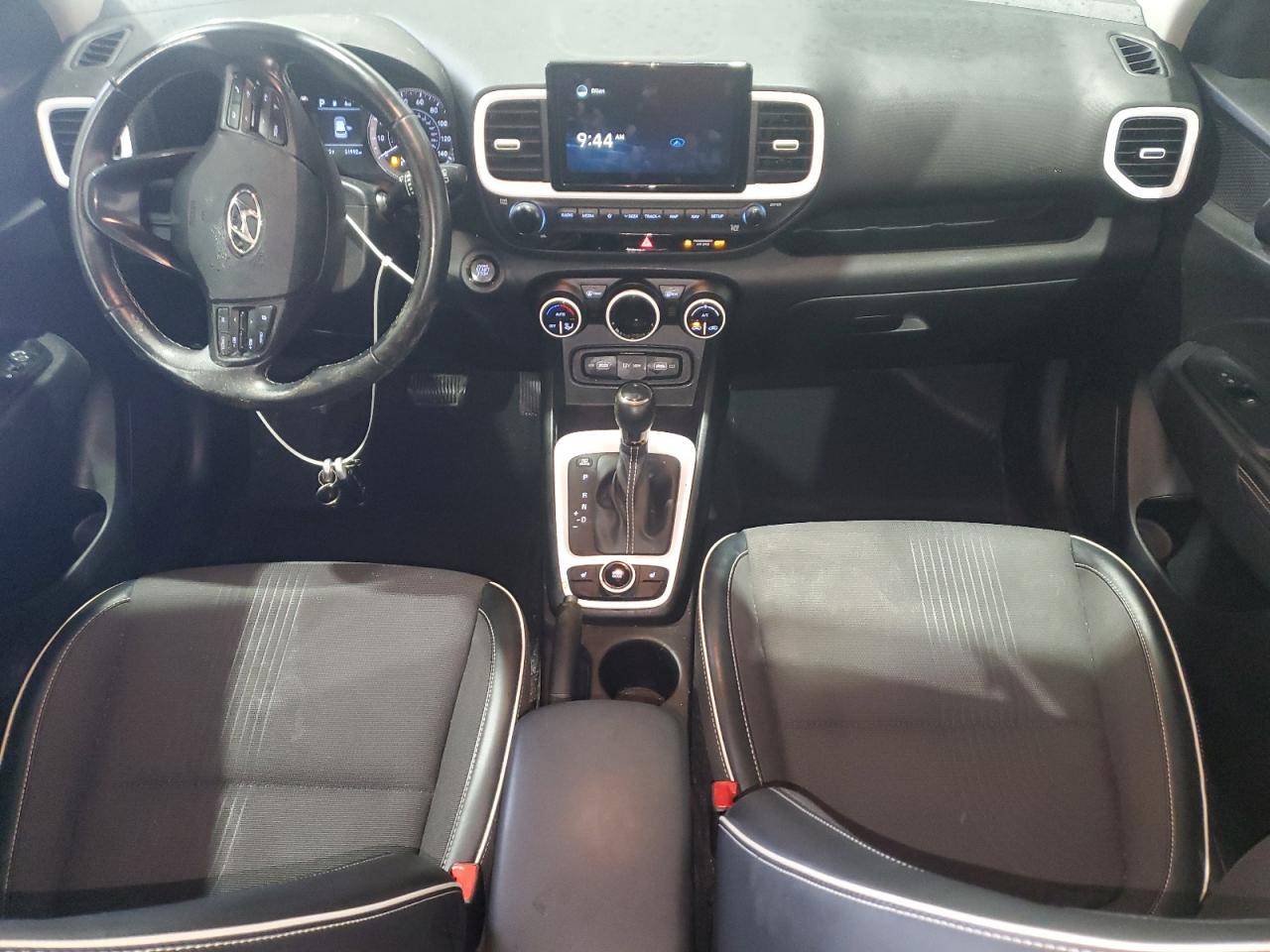 2022 Hyundai Venue - Image 8