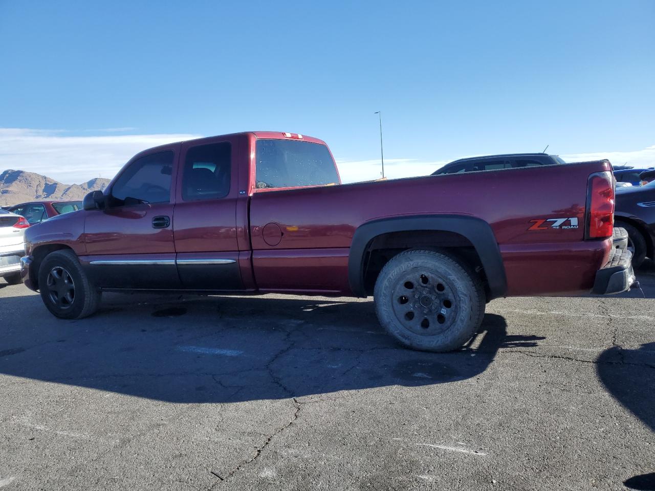2004 GMC Sierra - Image 2