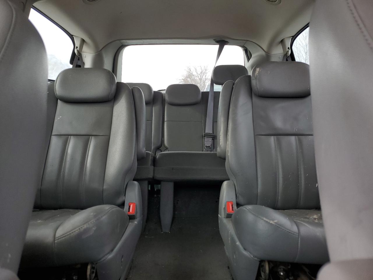 2009 Dodge Caravan - Image 10