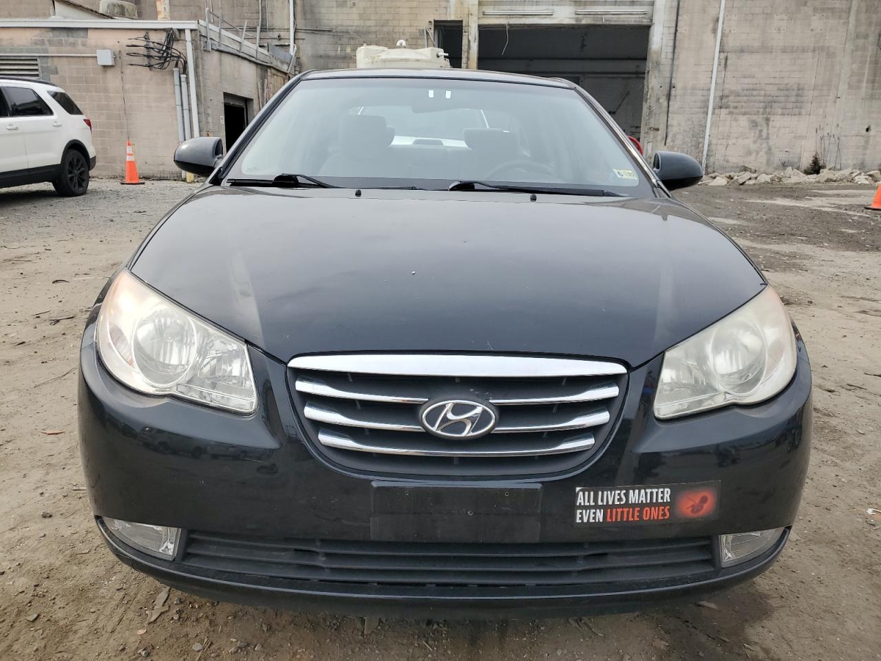 2010 Hyundai Elantra - Image 5