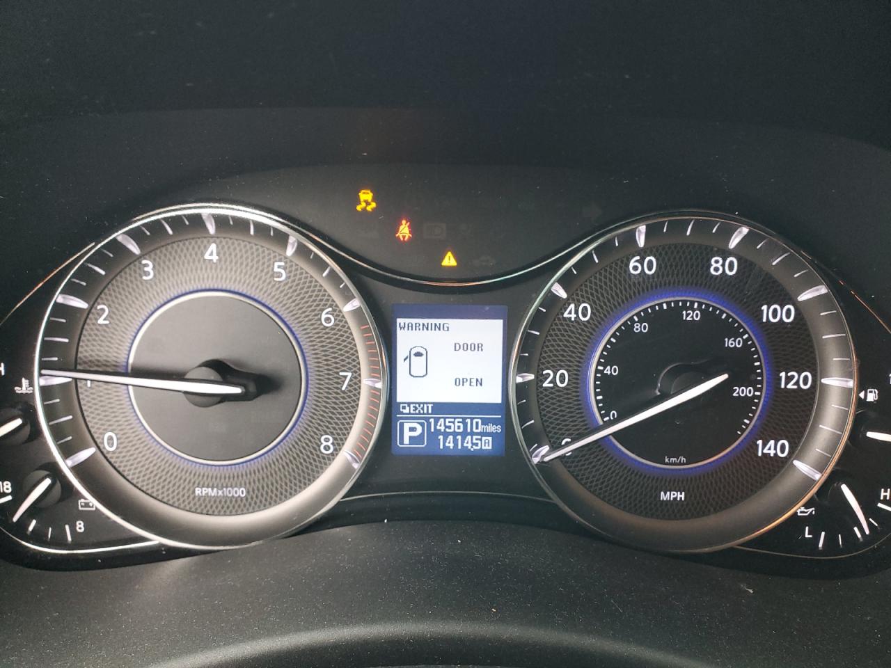 2016 Infiniti QX80 - Image 9