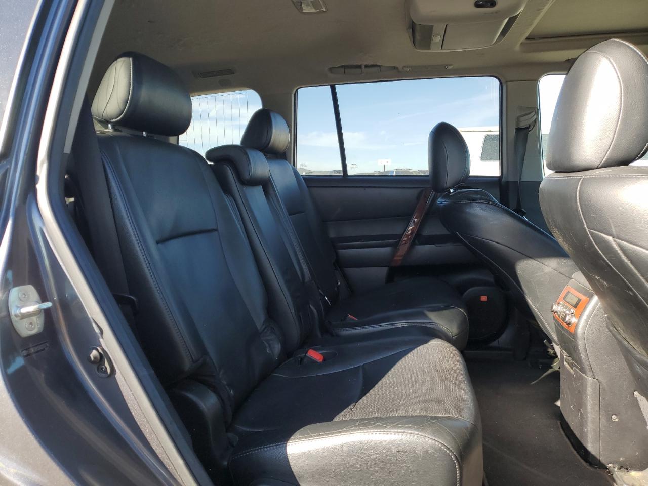 2013 Toyota Highlander - Image 11