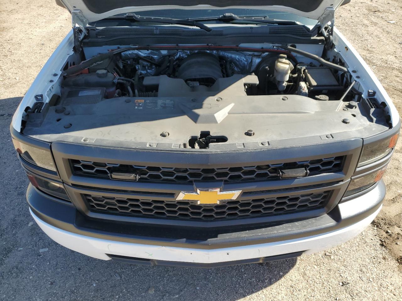 2015 Chevrolet Silverado - Image 11