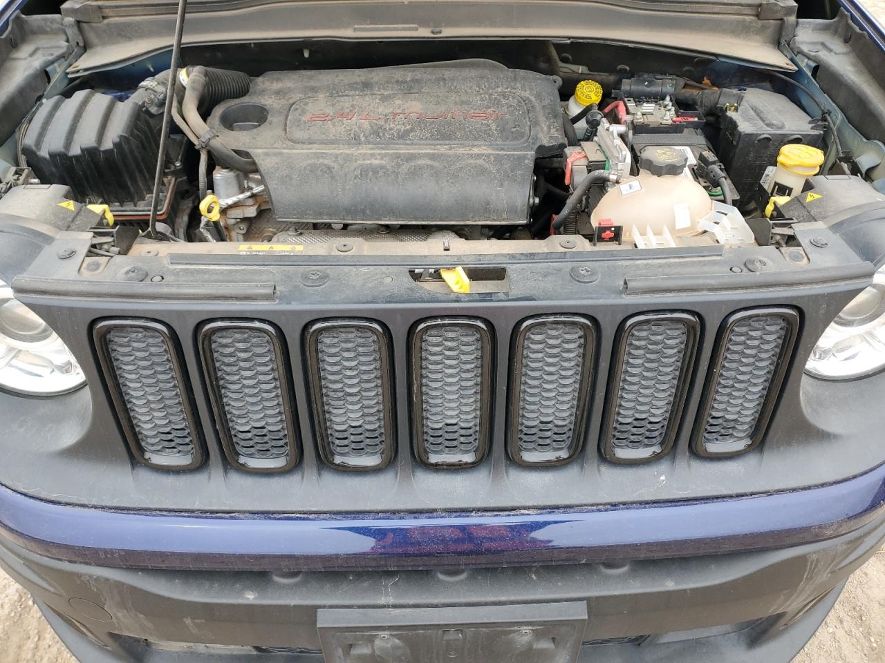 2017 Jeep Renegade - Image 12